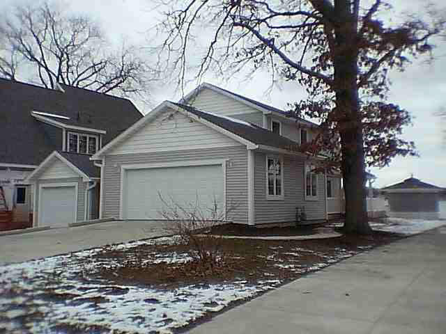 116 N Front St, Syracuse, IN 46567 photo 2
