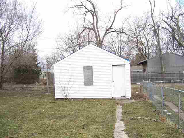 738 S Lake St, South Bend, IN 46619 photo 2