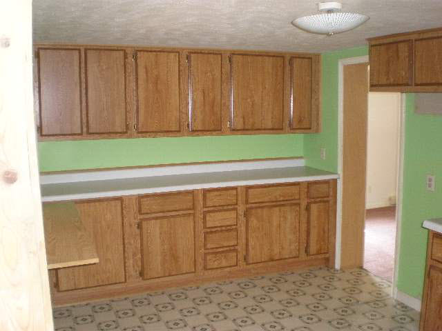 202 S Nappanee St, Nappanee, IN 46550 photo 3
