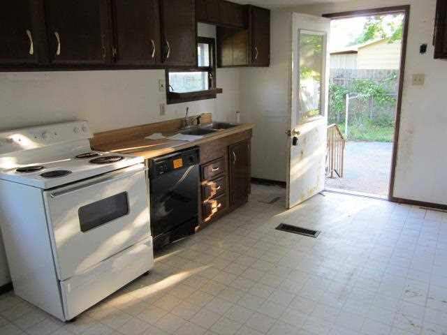 25080 Rex St, Elkhart, IN 46514 photo 3