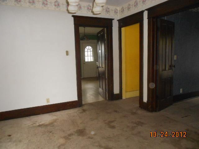 541 W 7th St, Mishawaka, IN 46544 photo 5