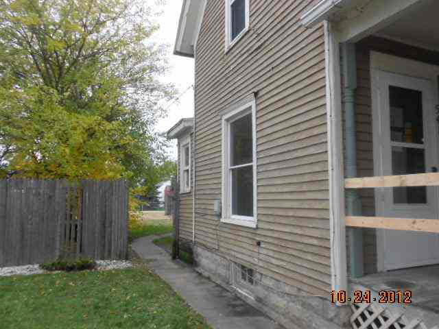 541 W 7th St, Mishawaka, IN 46544 photo 2