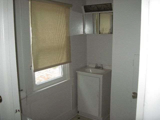 1317 E Bristol St, Elkhart, IN 46514 photo 5