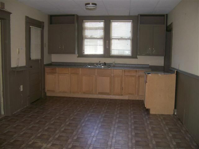 203 W Crawford St, Elkhart, IN 46516 photo 2
