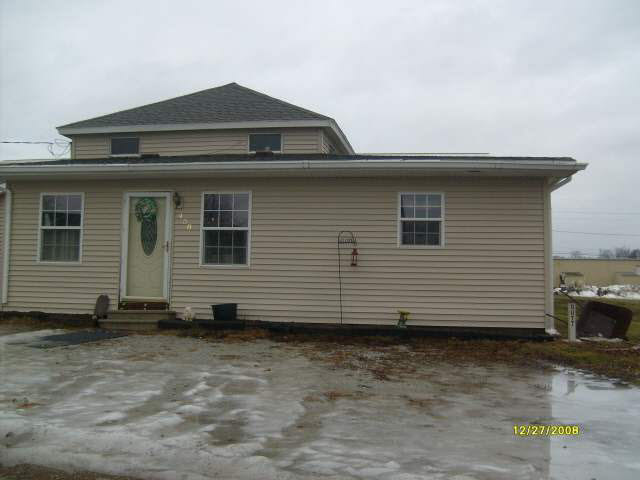 458 E High St, Nappanee, IN 46550 photo 1