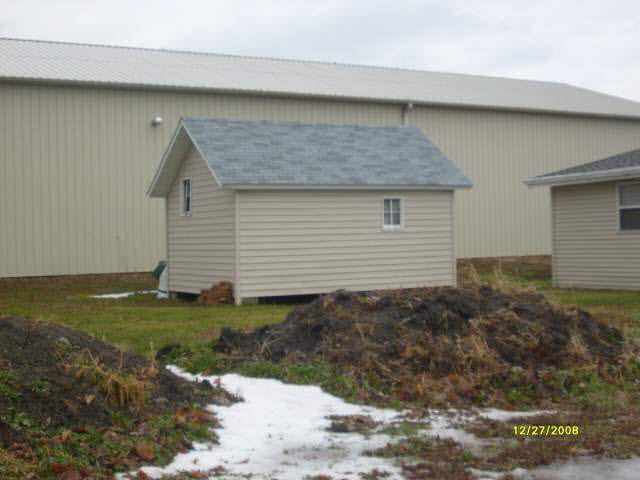 458 E High St, Nappanee, IN 46550 photo 8