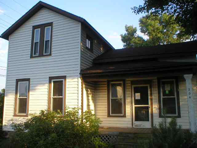 204 E Michigan St, Lagrange, IN 46761 photo 1