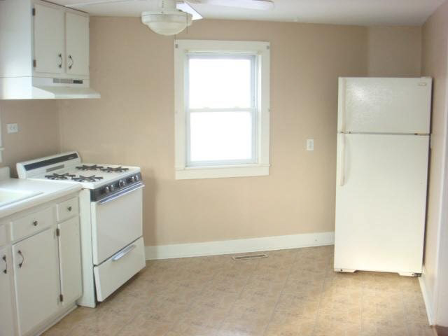 28226 Broad St, Elkhart, IN 46517 photo 2