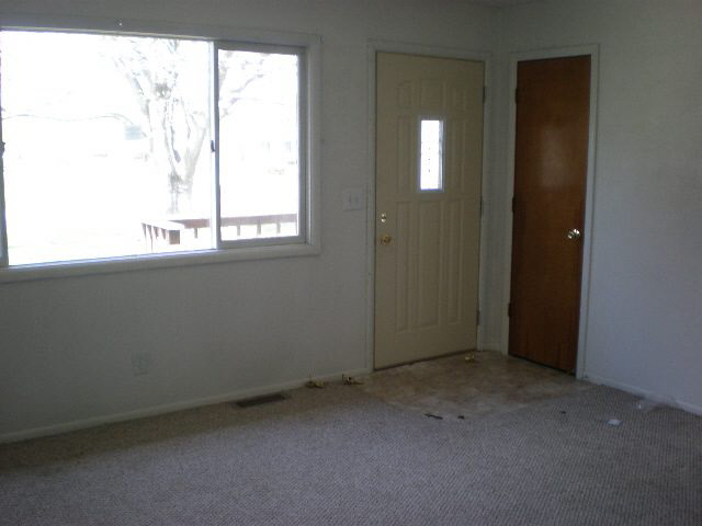 522 E Michigan St, Lagrange, IN 46761 photo 3