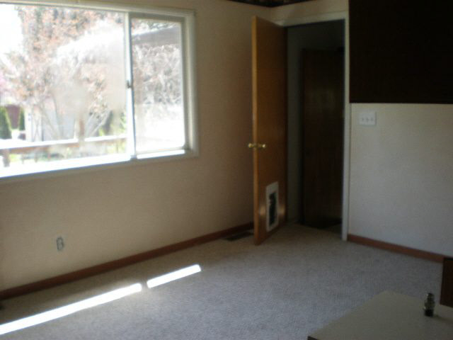 522 E Michigan St, Lagrange, IN 46761 photo 6
