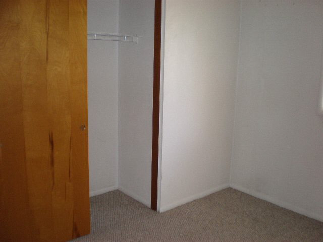 522 E Michigan St, Lagrange, IN 46761 photo 4