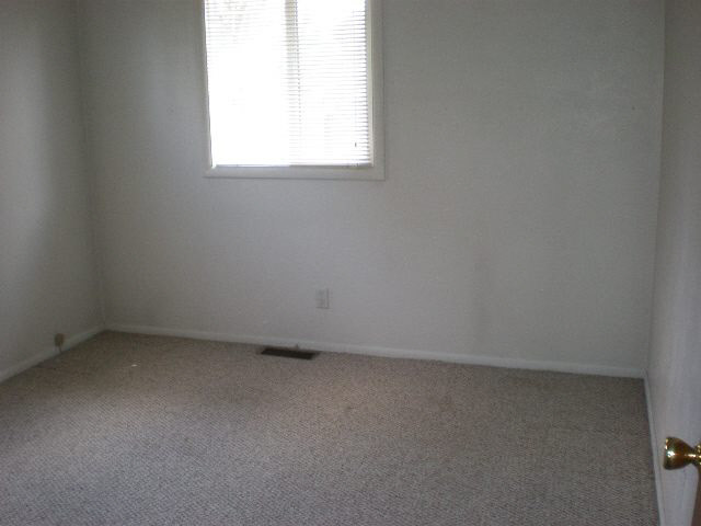 522 E Michigan St, Lagrange, IN 46761 photo 9