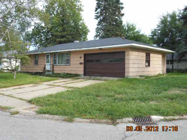 443 Village Ln, Elkhart, IN 46517 photo 2