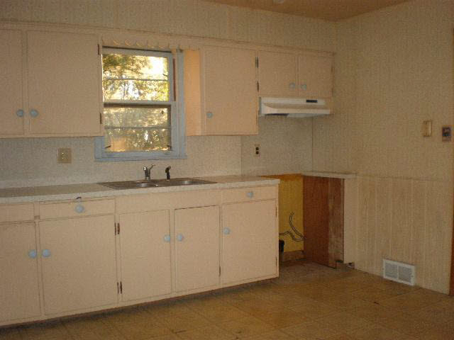 246 Kenwood Ave, Elkhart, IN 46516 photo 2