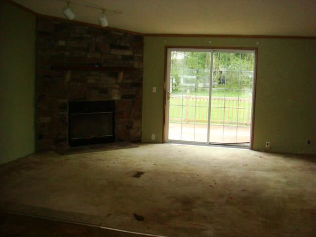 1314 Moffat Ln, Elkhart, IN 46517 photo 2