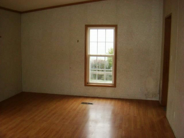 1314 Moffat Ln, Elkhart, IN 46517 photo 4