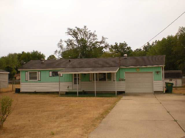 25120 Rex St, Elkhart, IN 46514 photo 1