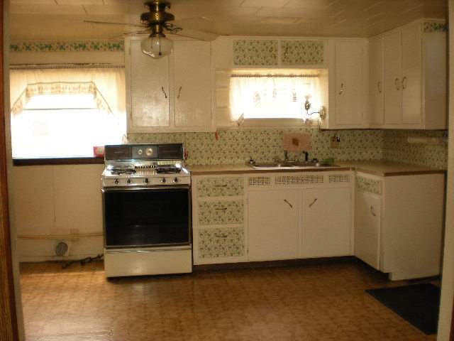 25120 Rex St, Elkhart, IN 46514 photo 4