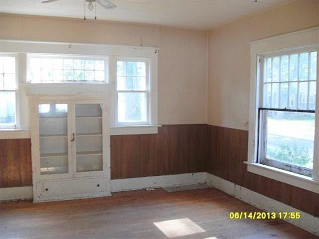 1014 W Lincoln Ave, Goshen, IN 46526 photo 3