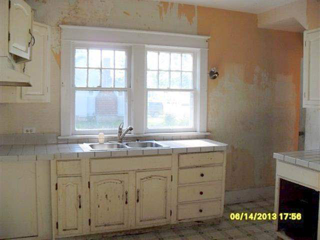 1014 W Lincoln Ave, Goshen, IN 46526 photo 5