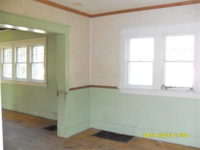 1014 W Lincoln Ave, Goshen, IN 46526 photo 4
