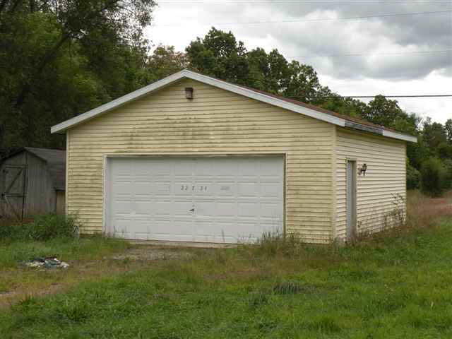 22724 Cr 4, Elkhart, IN 46514 photo 2