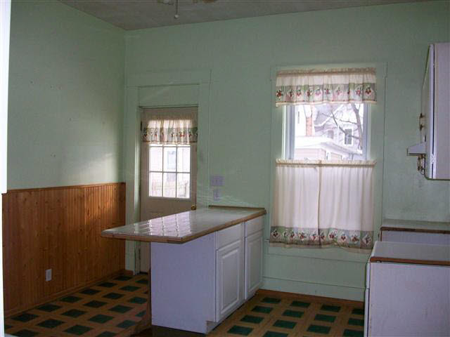 611 N Main St, Goshen, IN 46526 photo 3