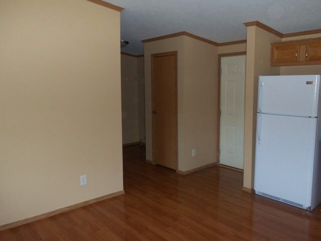 215 Olive St, Goshen, IN 46528 photo 7