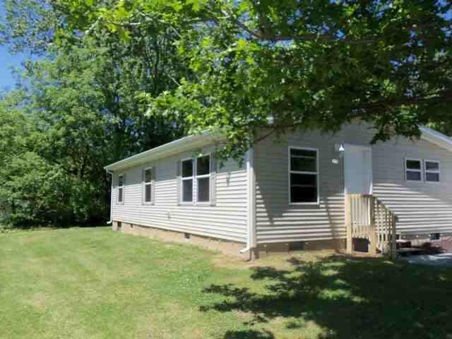 215 Olive St, Goshen, IN 46528 photo 3