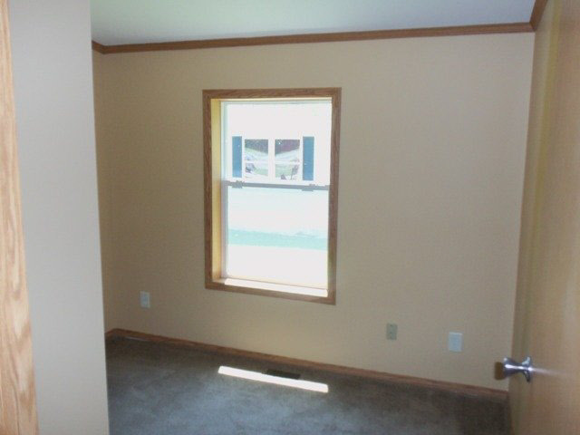 215 Olive St, Goshen, IN 46528 photo 11