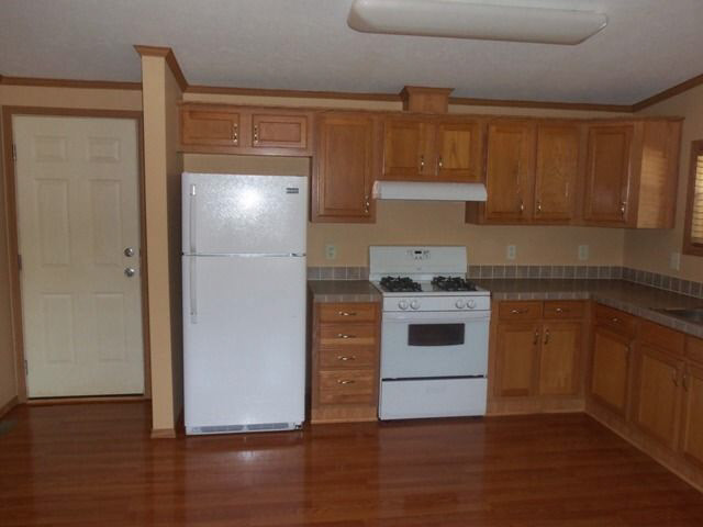 215 Olive St, Goshen, IN 46528 photo 5