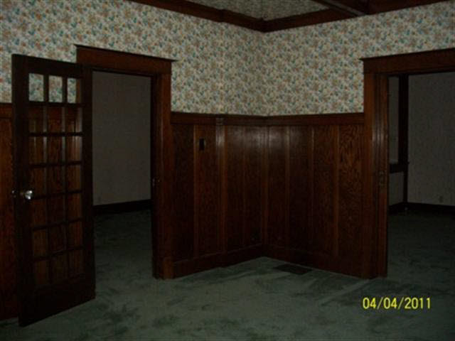 755 E Market, Nappanee, IN 46550 photo 4