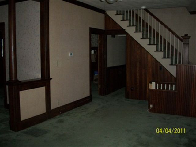 755 E Market, Nappanee, IN 46550 photo 3