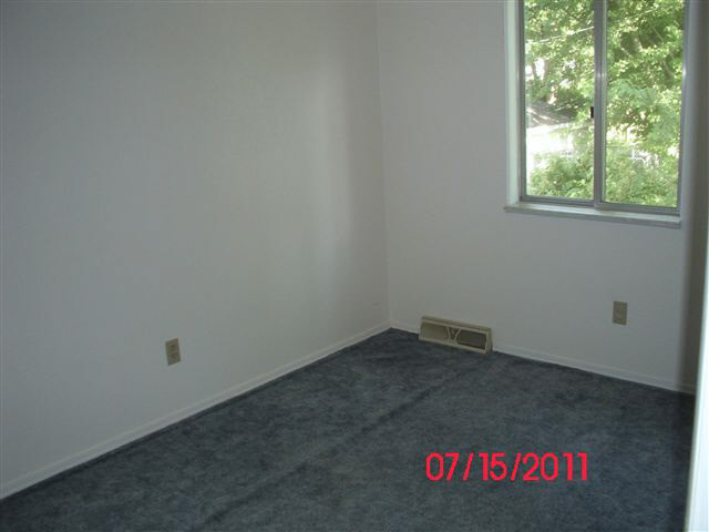 902 Eckman, South Bend, IN 46614 photo 8