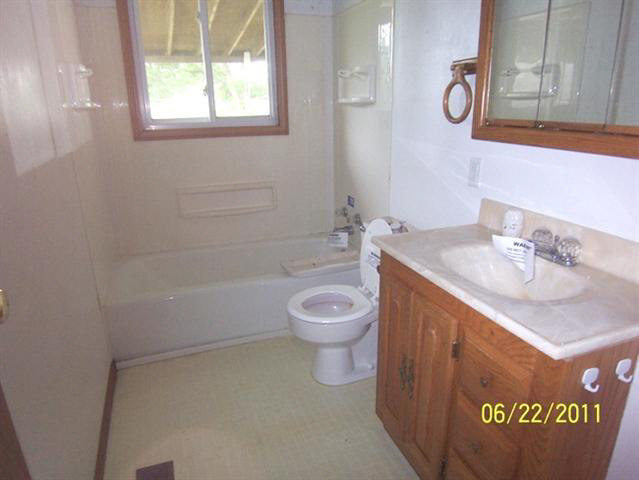 30876 Oakcrest Dr, Granger, IN 46530 photo 5