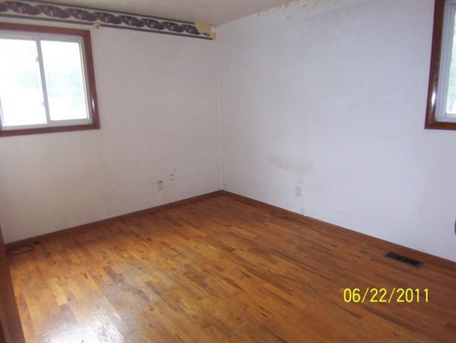 30876 Oakcrest Dr, Granger, IN 46530 photo 6