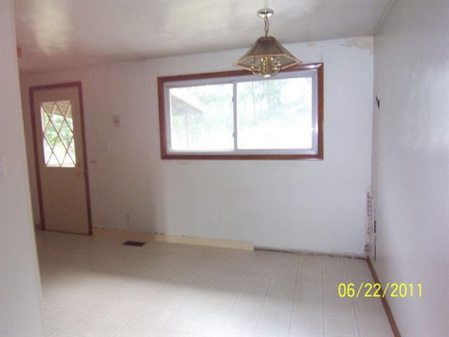 30876 Oakcrest Dr, Granger, IN 46530 photo 4