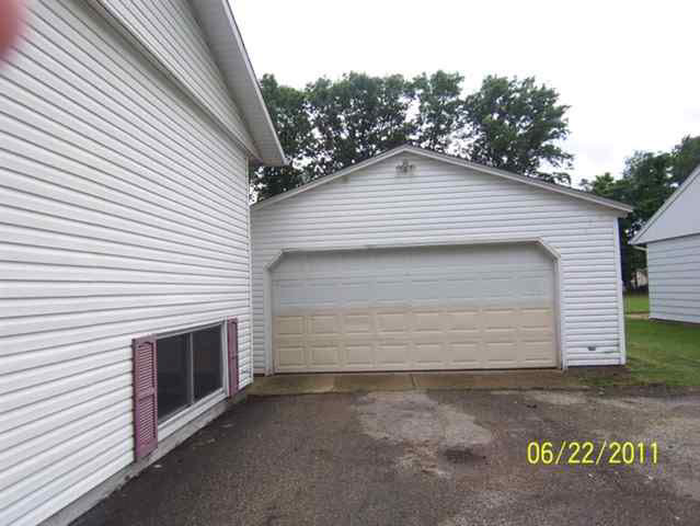 30876 Oakcrest Dr, Granger, IN 46530 photo 13