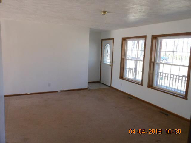 55124 Oak Rd, South Bend, IN 46628 photo 9