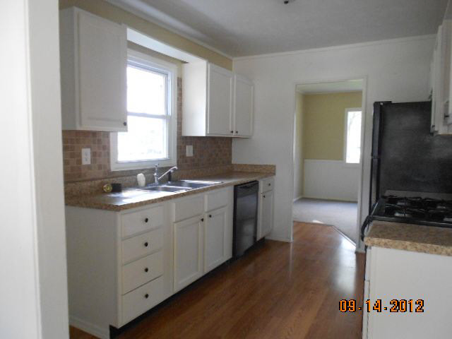 1656 Strong Ave, Elkhart, IN 46514 photo 2