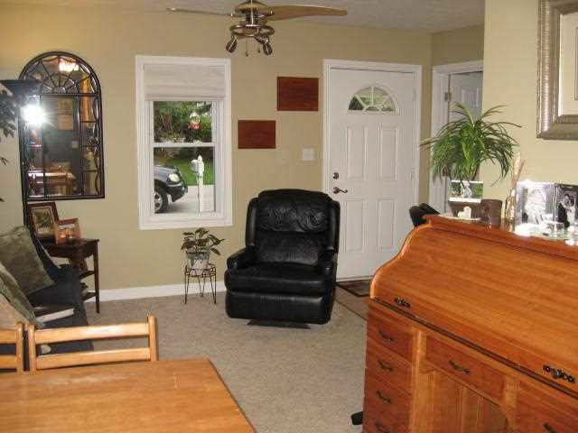 916 N 5th St, Goshen, IN 46528 photo 5