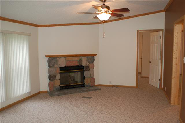 515 N Morgan St, Mentone, IN 46539 photo 9