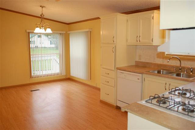 515 N Morgan St, Mentone, IN 46539 photo 8