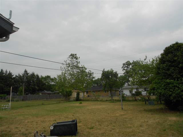 725 Hiawatha Dr, Elkhart, IN 46517 photo 4