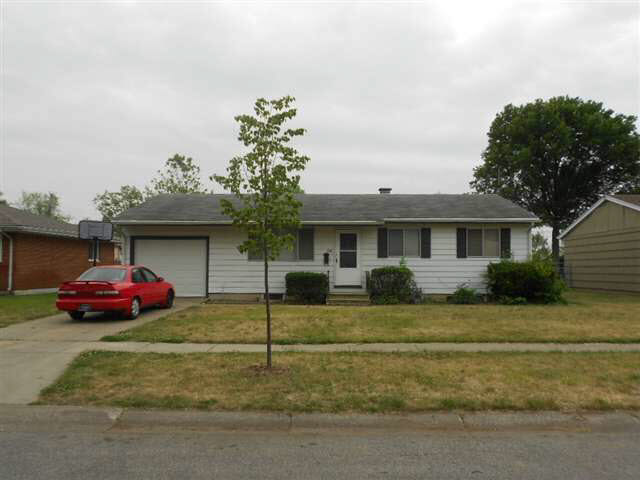 725 Hiawatha Dr, Elkhart, IN 46517 photo 1