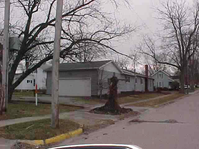 602 E Walnut St, Nappanee, IN 46550 photo 7