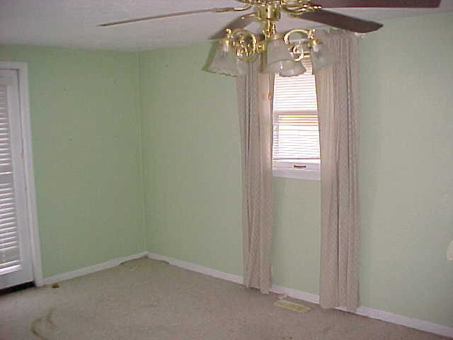 602 E Walnut St, Nappanee, IN 46550 photo 5