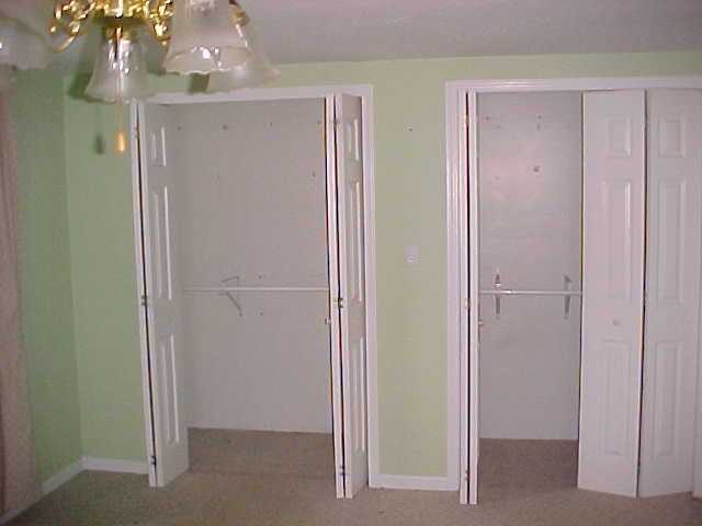 602 E Walnut St, Nappanee, IN 46550 photo 4