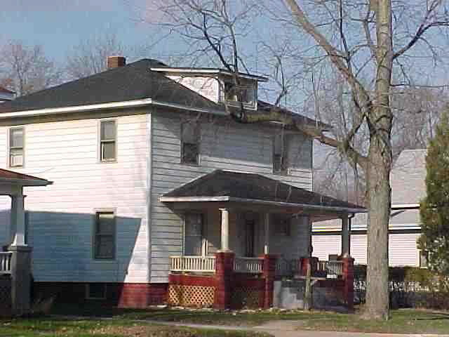 606 N Main St, Nappanee, IN 46550 photo 1