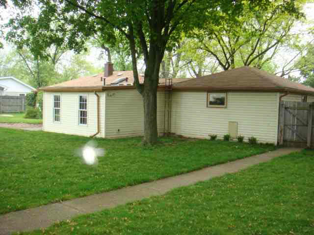 612 Front, New Carlisle, IN 46552 photo 2